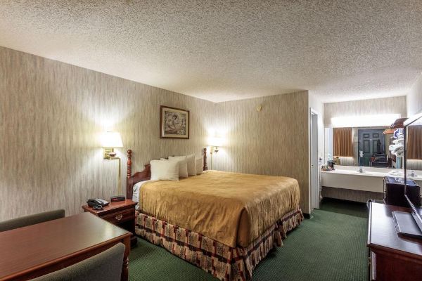 Angel Inn near IMAX (Branson)